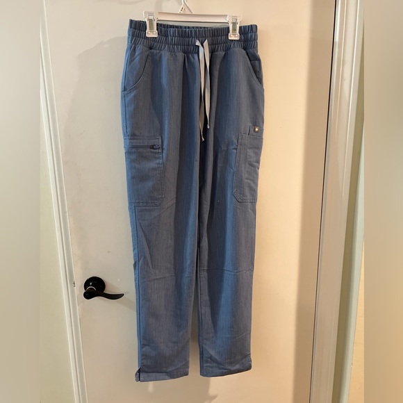 Gently Used Figs Scrub Set - Picture 5 of 6